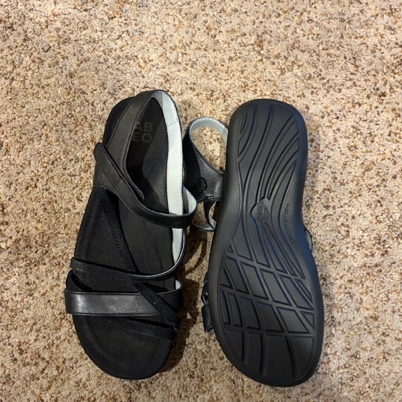 ABEO Black Strappy Sandals New size 7.5 - Picture 4 of 5